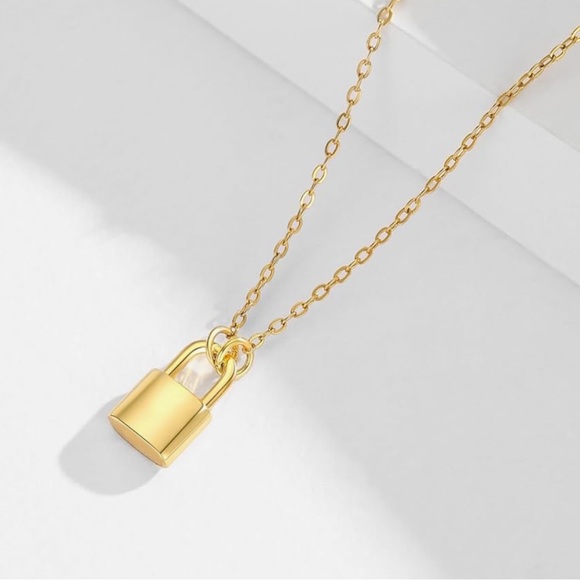 NEW 14K Gold Plated Gold Padlock Pendant Necklace - Picture 1 of 5
